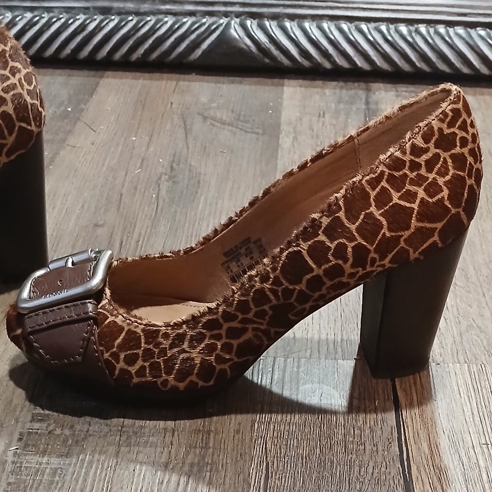 FOSSIL maddox Giraffe Print Pony Hair Chunky Slip On Heels Womens Size 7.5